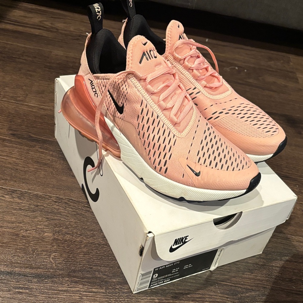 Nike Women's Air Max 270